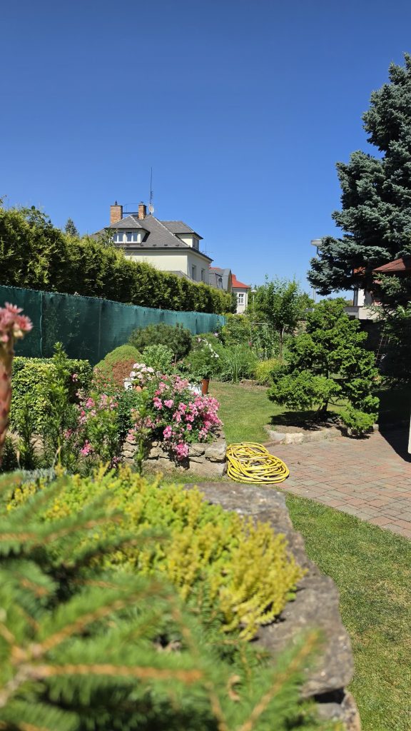 Pohled na pension ze zahrady